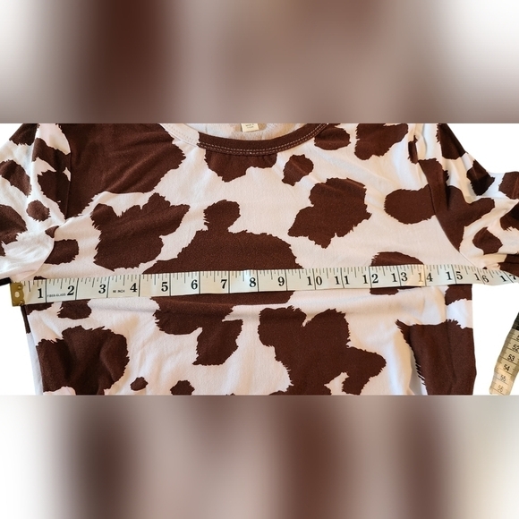 Love Dazed Brown Cow Print Side Keyhole Crop Top Women's Juniors M NWT - Picture 10 of 14